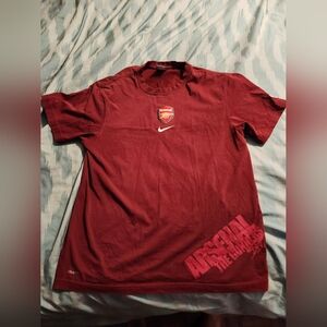 Nike Arsenal FC Center Swoosh Football Soccer T-shirt Men's Size‎ Large